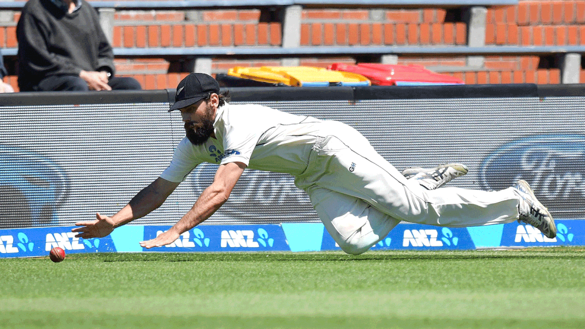 New Zealand`s Dean Brownlie fields the ball on day five of the first international Test cricket match between New Zealand and Bangladesh at the Basin Reserve in Wellington on January 16, 2017. AFP