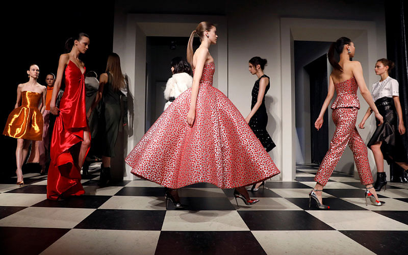 Models present creations during the Monse and Oscar de la Renta Autumn/Winter 2017 collection during New York Fashion Week in the Manhattan borough of New York, U.S., February 13, 2017. Photo: Reuters
