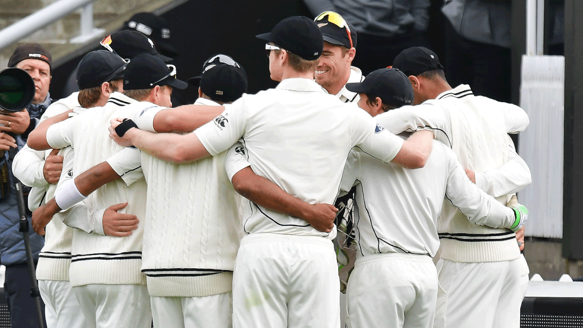 New Zealand huddle at the start of the days play during day three of the 2nd International cricket test match between New Zealand and South Africa at the Basin Reserve in Wellington on March 18, 2017. AFP