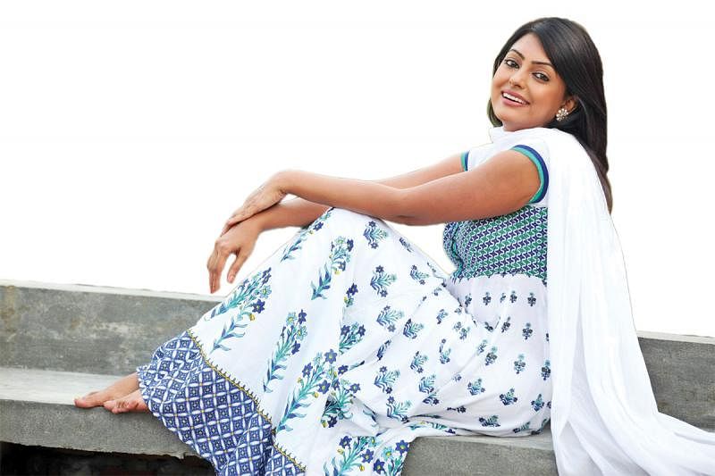 Baladeshi Actress Porn Vedio Nipun - Nipun returns with 'Dhushor Kuasha' | Prothom Alo