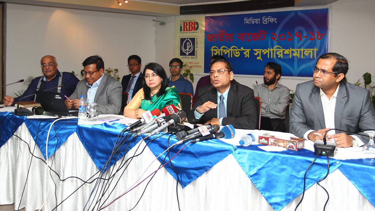 CPD presents its economic analysis on the 2016-17 fiscal at the media briefing held at the Brac Centre Inn in the capital. Photo: Sazid Hossain