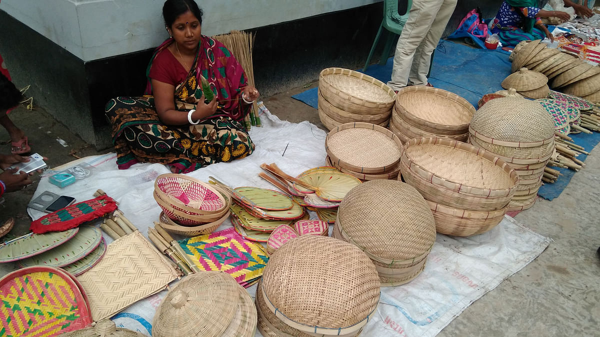 Homemade crafts are displayed at a makeshift shop during, `Baishakhi fair`, on Bangla Academy premises on Saturday. Photo: Toriqul Islam