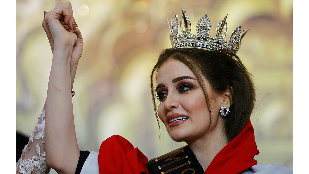 Miss Iraq Viyan Amir reacts during the Miss Iraq Pageant in Baghdad, Iraq May 25, 2017. Photo: Reuters