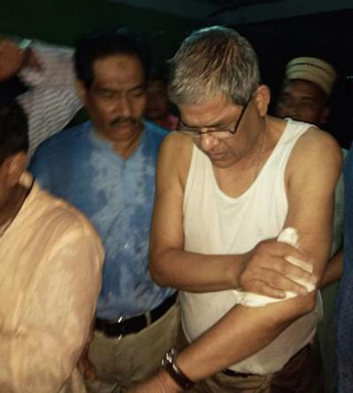 A motorcade of BNP delegation led by its secretary general Mirza Fakhrul Islam Alamgir came under attack in Ichhakhali of Rangunia in Chittagong on Sunday, on its way to landslide-hit areas.