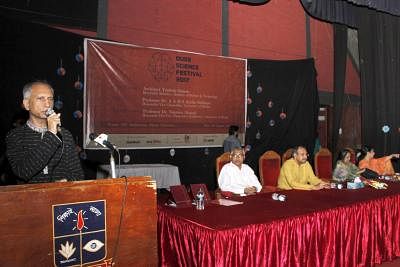 DU vice-chancellor professor AAMS Arefin Siddique addressing the science fair at TSC. Photo: BSS