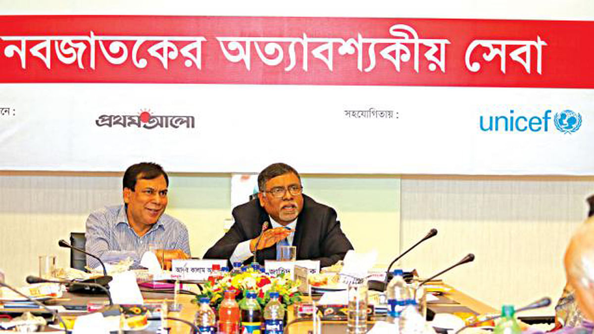 Discussants, including the state minister for health and family welfare, at a roundtable at Prothom Alo office put emphasis on five essential neonatal cares to reduce the death rate of newborns.