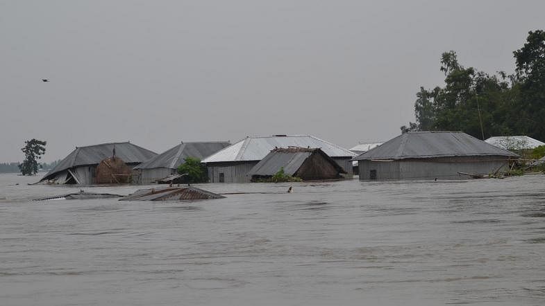 Many villages in Bhogdanga union of Kurigram district sadar gone under Dharla river water. Photo: Prothom Alo
