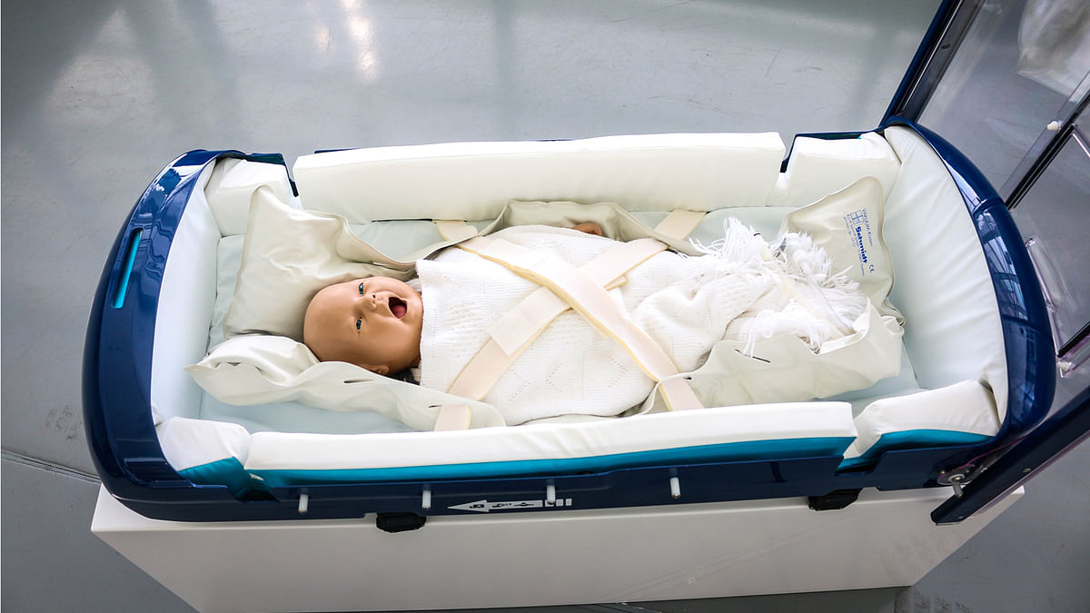 A device known as the Babypod 20 (It is designed for transporting infants who are critically ill, whether by car, ambulance or helicopter.), made from carbon fibre, is seen at Williams Advanced Engineering, in Grove, Britain, on 28 September 2016. Malcolm Griffiths/Williams Advanced Engineering handout via REUTERS