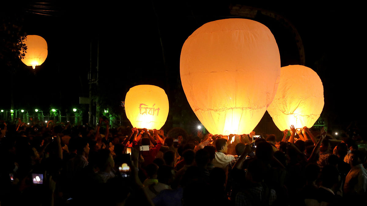 Country’s Buddhist community celebrates Prabarana Purnima through various programmes on 5 October. On the occasion, Fanushes (colourful paper lanterns) are released at Nandan Kanan Bouddhya Bihar in Chittagong. Photo: Sourav Das