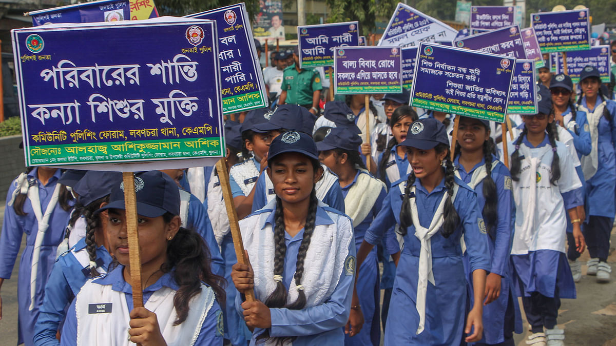 Khulna Metropolitan police brought out a rally in Khulna city on the eve of Community Police Day in Shibbari area in Khulna on 28 October 2017. Photo: Saddam Hossain