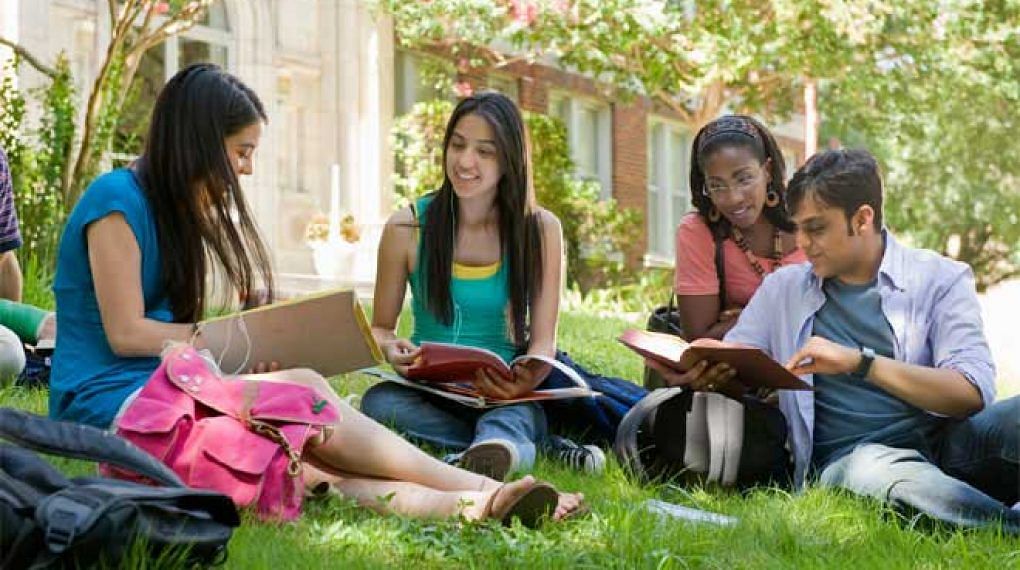 New Zealand university students. Photo--popularworldplace.com