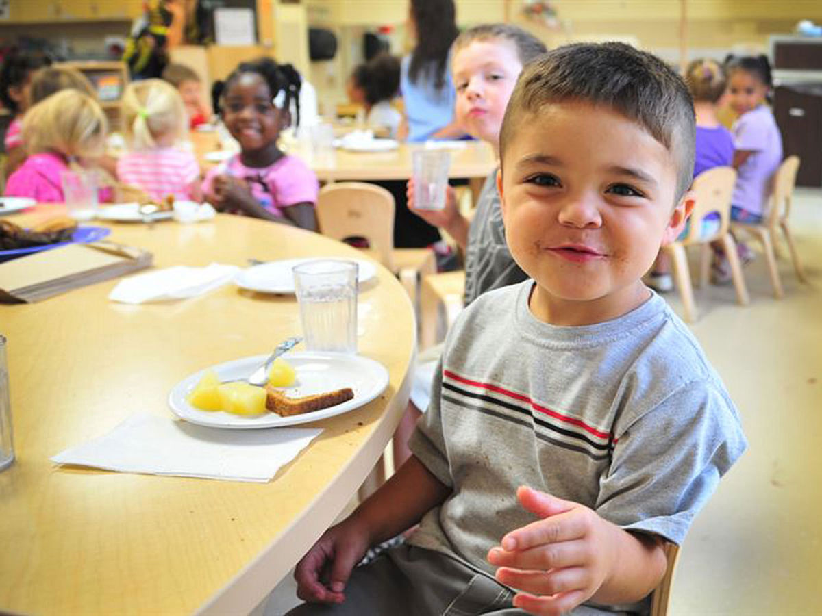 Snacks should be healthy for children. Photo: Cannon Air Force Base