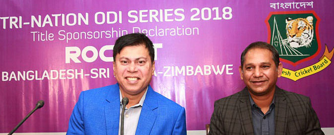 Chief selector Minhajul Abedin Nannu (L) and selector Habibul Bashar announce the 16-member squad of Bangladesh cricket team in a press conference at Sher-e-Bangla National Cricket Stadium on 7 January. Photo: UNB