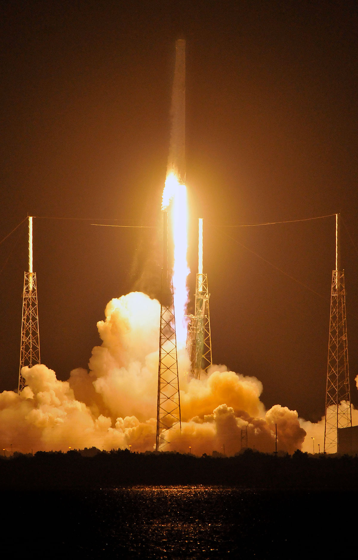 This file photo taken on 18 July, 2016 shows the SpaceX Falcon 9 rocket lifting off from space launch complex 40 at Cape Canaveral, Florida with a Dragon CRS9 spacecraft SpaceX on Sunday. Photo: AFP