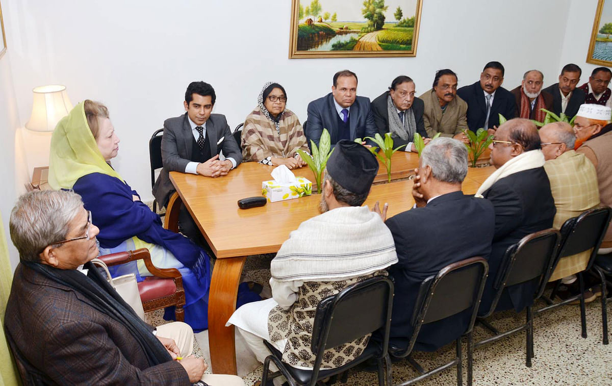 BNP chairperson Khaleda Zia sits in a meeting with her allies at her Gulshan office on Monday. Photo: Collected/Prothom Alo