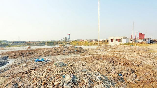 Waste water with high level of concentrated chromium and salt from the ETP plant of Savar tanneries pollutes Dhaleshwari river water. Photo: Prothom Alo