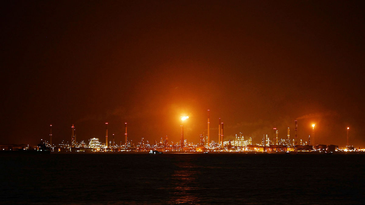 A general view of Royal Dutch Shell`s Pulau Bukom offshore petroleum complex in Singapore. Photo: Reuters