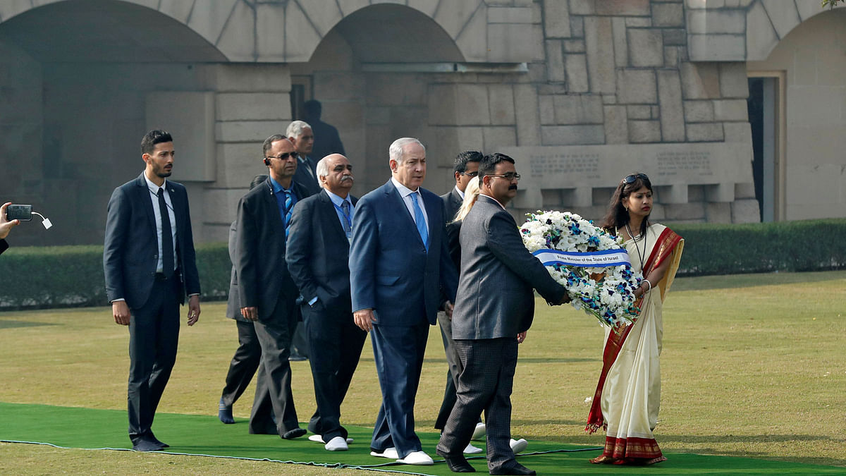 Israeli Prime Minister Benjamin Netanyahu and his wife, Sara, arrive to place a wreath at the Mahatma Gandhi memorial at Rajghat in New Delhi, India on 15 January 2018. Photo: Reuters