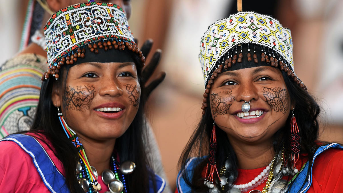 Indigenous people wait for the arrival of Pope Francis who is to meet with representatives of indigenous communities of the Amazon basin from Peru, Brazil and Bolivia in the Peruvian city of Puerto Maldonado, on 19 January 2018. Photo: AFP