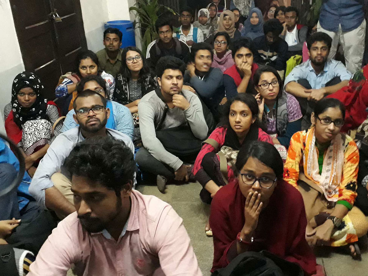 Students lay siege to DU VC’s office