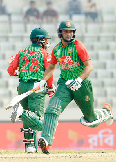 Shakib and Tamim made 106 in the second wicket. Prothom Alo