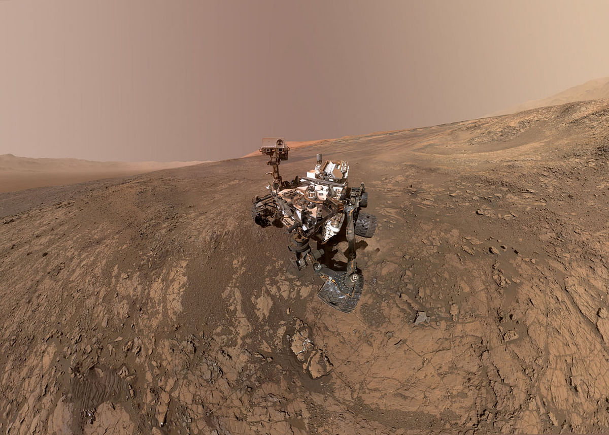 A `self-portrait` of NASA`s Curiosity Mars rover shows the vehicle on Vera Rubin Ridge on the planet Mars, which the rover has been investigating for the past several months, according to NASA, in this handout photo mosaic assembled from dozens of images taken 23 January 2018 and released on 31 January 2018. Photo: Reuters