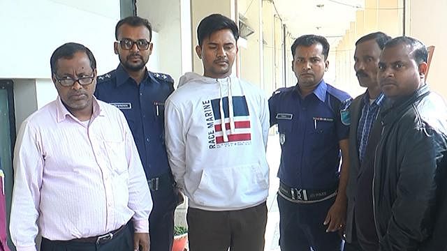 Police arrest Jobaildul in Sadar upazila of Madaripur