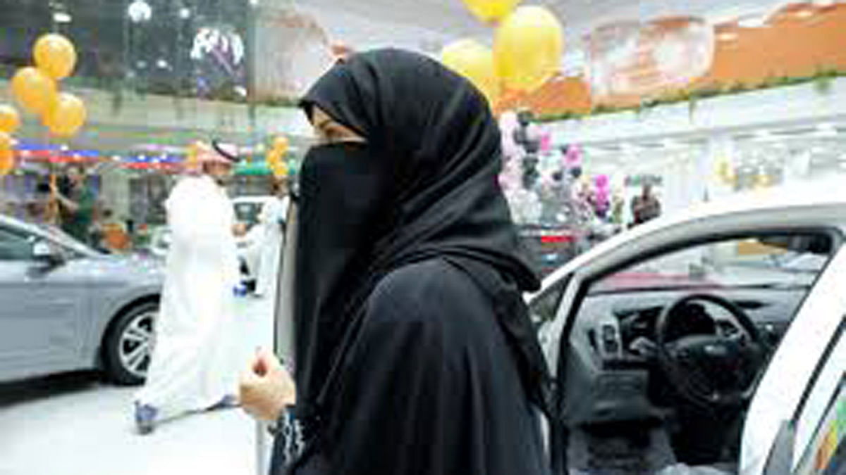 A Saudi woman is seen at the first automotive showroom solely dedicated for women in Jeddah, Saudi Arabia 11 January 2018. Photo: Reuters