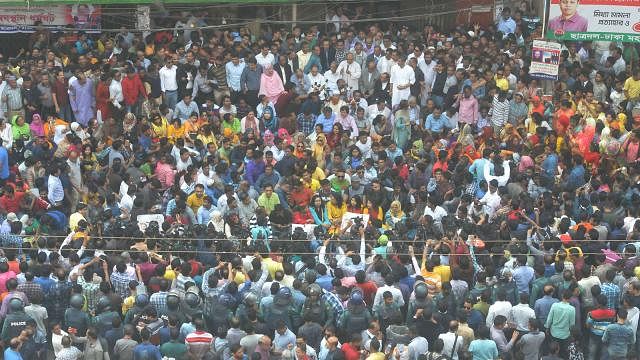 Sit-in in front of BNP central office demanding release of party chief Khaleda Zia. Naya Paltan, Dhaka, 13 February. Photo: Prothom Alo