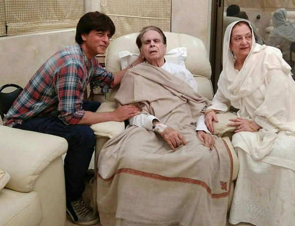 Actor Shah Rukh Khan meets Dilip Kumar with wife Saira Banu at his residence in Mumbai on Aug 15, 2017. Photo: IANS