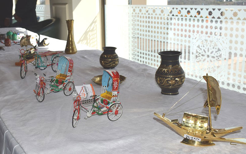 Bangladeshi handicrafts items displayed at a A daylong handicrafts exhibition organised by Bangladesh High Commission in Pakistan. Photo: Prothom Alo