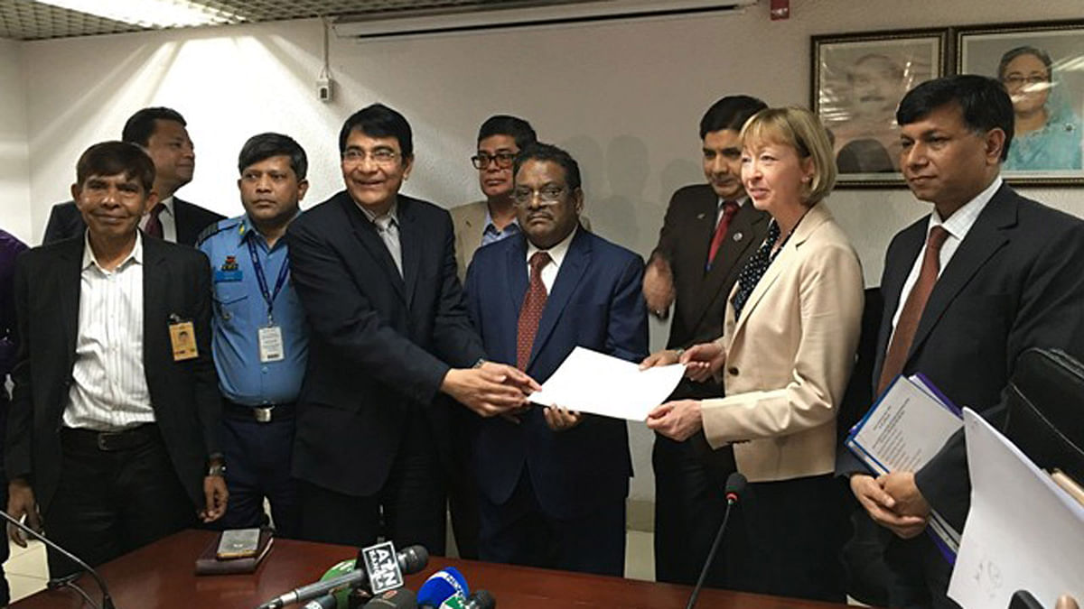 UK lifts ban on air cargo from Dhaka. Photo: UNB