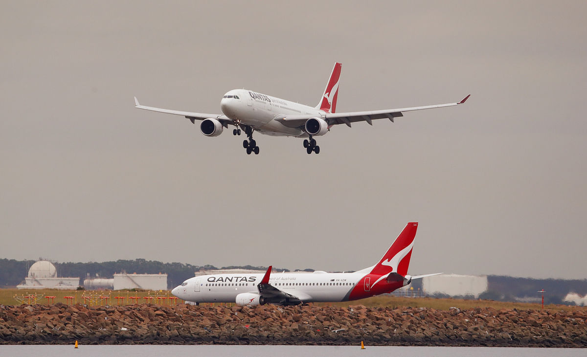 A Qantas plane lands at Kingsford Smith International Airport in Sydney, Australia, 22 February 2018. Photo: Reuters
