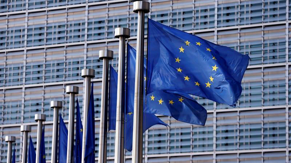 European Union flags flutter outside the EU Commission headquarters in Brussels, Belgium, on 20 April 2016. Reuters