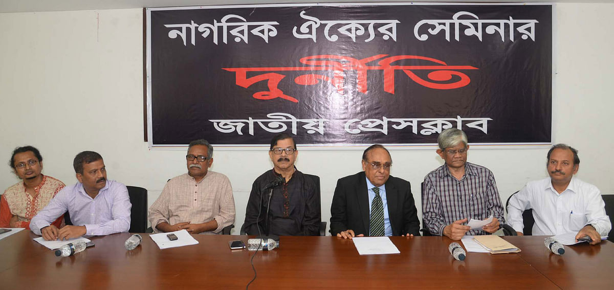 Speakers at a seminar on corruption arranged by Nagorik Oikya at the National Press Club on Monday. Photo: Focus Bangla