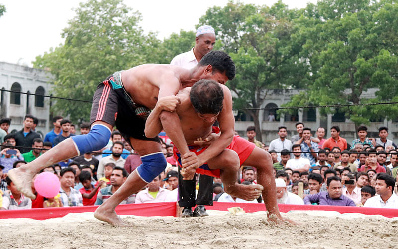 Jobbarer Bali Khela (wrestling) held in Govt. Edward College, Pabna on 31 March marking the Independence Day. Photo: Hasan Mahmud