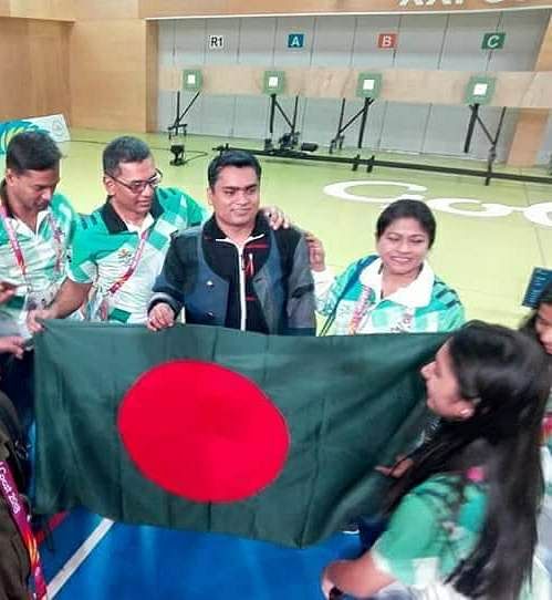 Bangladeshi shooter Abdullah Hel Baki (Middle) won the silver medal in the men's 10m Air Rifle event at the 2018 Commonwealth Games in Gold Coast. Photo: Collected