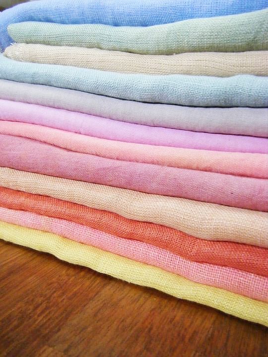 Pick a soft-coloured linen cotton for sweat absorbing. Photo: Collected