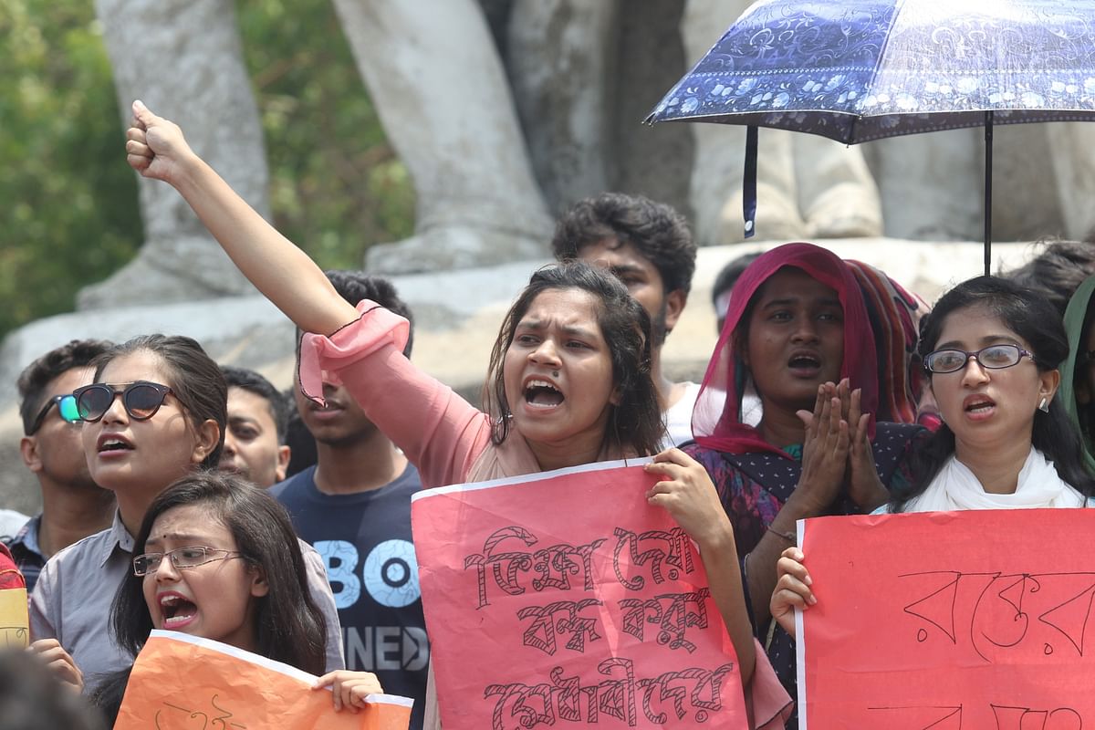 Protestors gather at the foot of Raju Memorial Sculpture in Dhaka University on 11 April. Photo: Abdus Salam