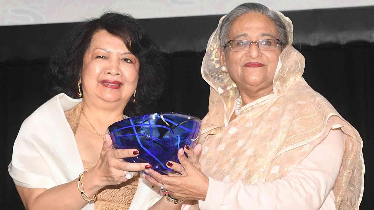Prime minister Sheikh Hasina receives Global Women`s Leadership Award in Sidney, Australia 27 April. Photo: Focus Bangla
