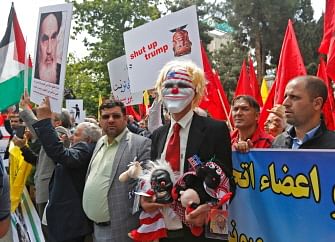 Iranians take part in an anti-US demonstration inside the former US embassy headquarters in the capital Tehran on May 16, 2018 Photo : AFP