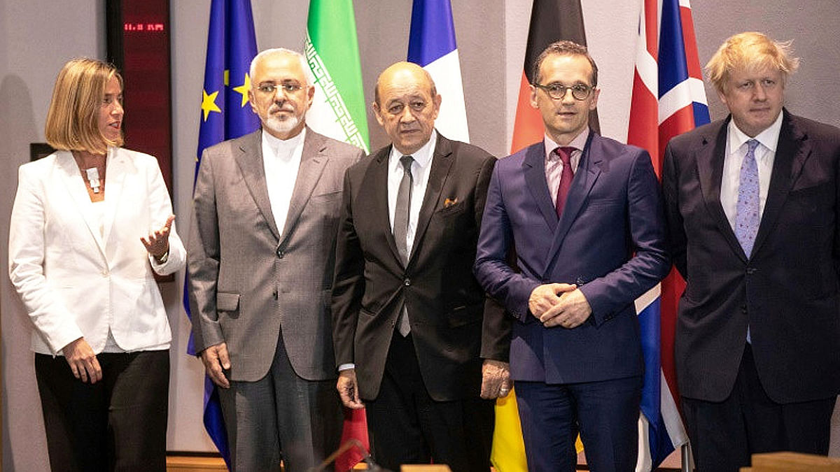 Iran`s foreign minister Mohammad Javad Zarif, second from left, meets with his French, German and British counterparts and EU foreign policy chief Federica Mogherini, left, in Brussels. Photo: AFP
