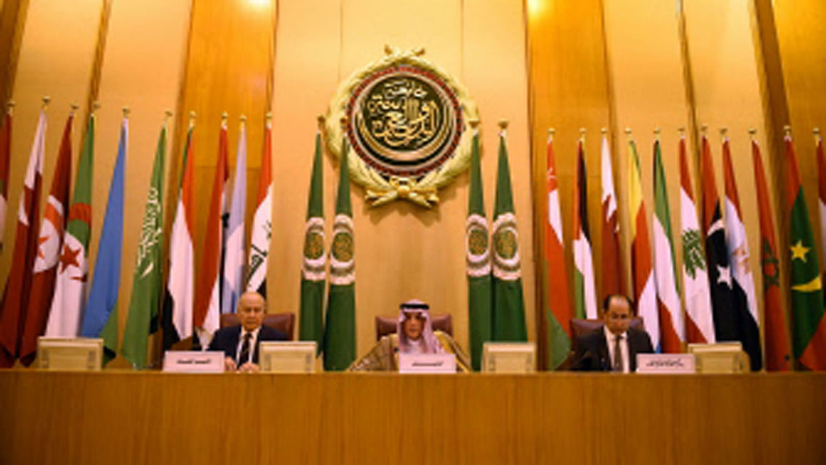 Saudi foreign minister Adel al-Jubeir (C) and Arab League Secretary-General Ahmed Aboul Gheit (L) attend the Arab League foreign ministers meeting in the Egyptian capital Cairo on 17 May 2018. Photo: AFP