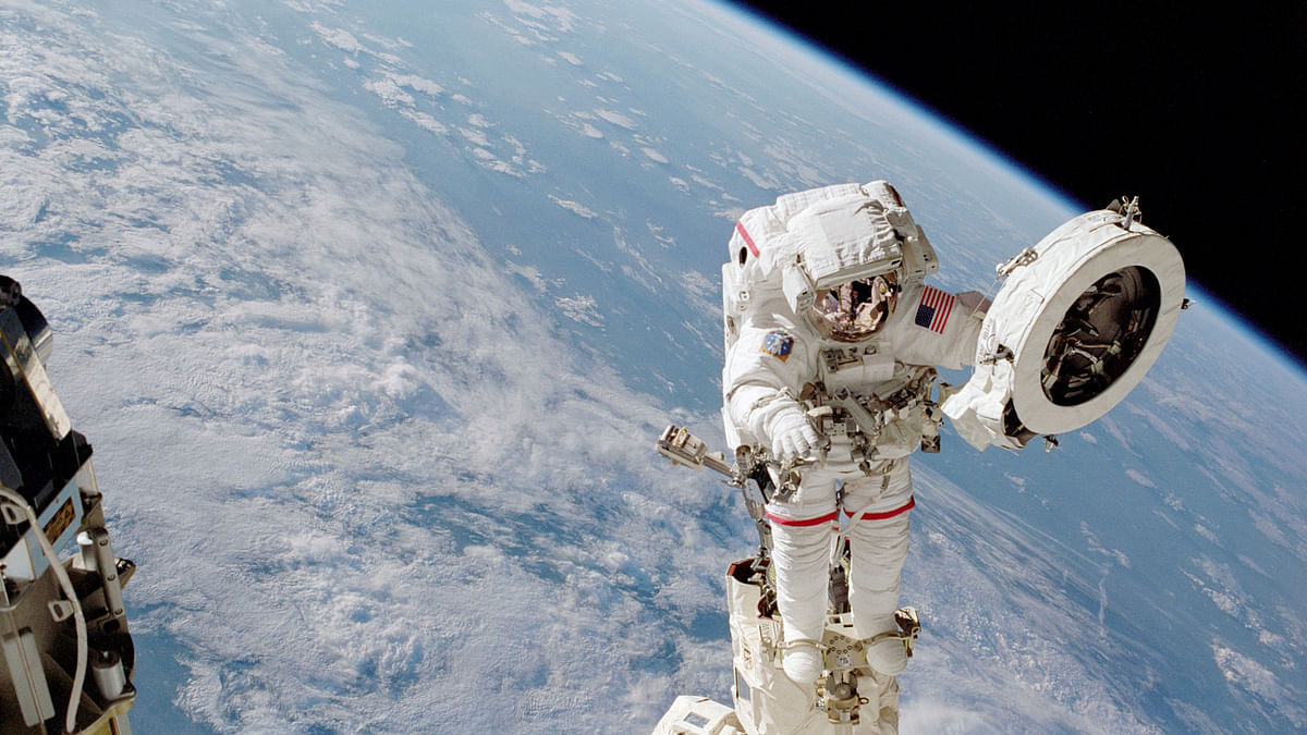 Astronauts complete 6-hr spacewalk