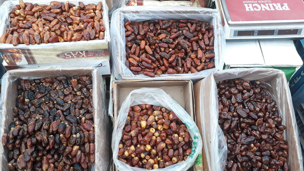 Dates at a shop in Karwan Bazar, Dhaka. Photo: Abdus Salam