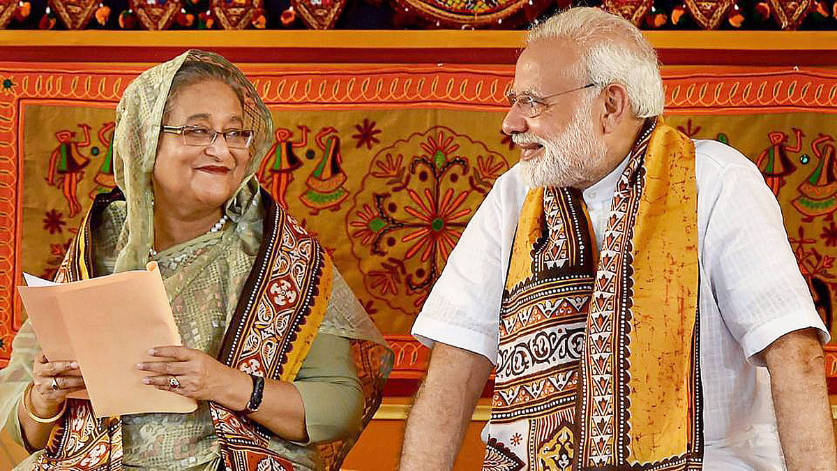 Bangladesh prime minister Sheikh Hasina with her Indian counterpart Narendra Modi at the convocation programme of Visva-Bharati University in West Bengal of India on Friday. Photo: From the Twitter page of Hindustan Times