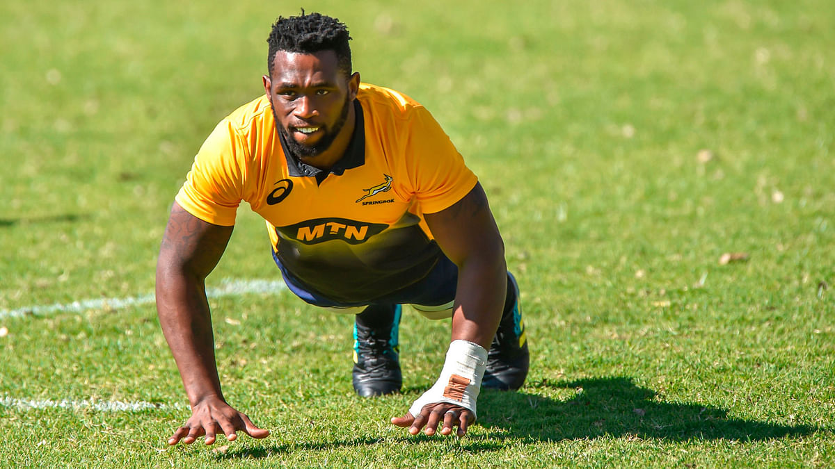 South African flanker Siya Kolisi, the first black Test captain who will lead South Africa in a three-Test series against England in June, attends the first Springboks training session on May 28, 2018 at St Stithies College, in Johannesburg. Photo: AFP