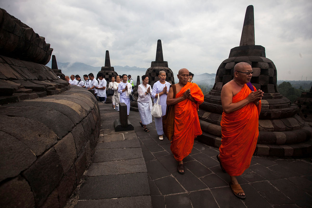Buddhist monks and nuns lead a procession at Borobudur Temple on Vesak Day in Magelang, Central Java, Indonesia on 29 May 2018. Photo: Reuters