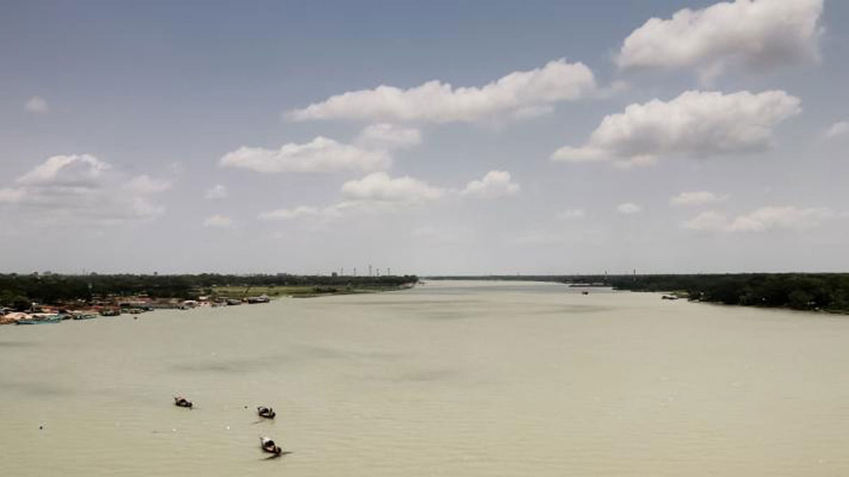 The photo of the Kirtankhola river was taken by Saiyan from Dapdapia bridge at Barishal-Kuakata highway in Barishal on 25 May