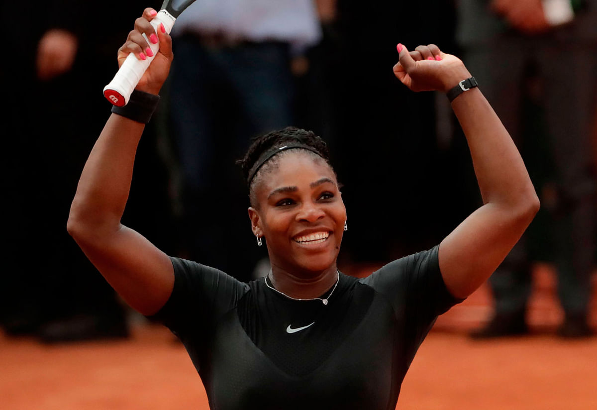 Serena Williams of the US celebrates after victory over Germany`s Julia Goerges in their women`s singles third round match on day seven of The Roland Garros 2018 French Open tennis tournament in Paris on 2 June 2018. Photo: AFP